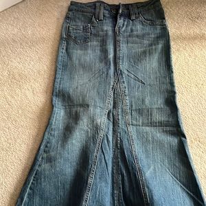Juniors Jean maxi skirt by Dollhouse in size 0